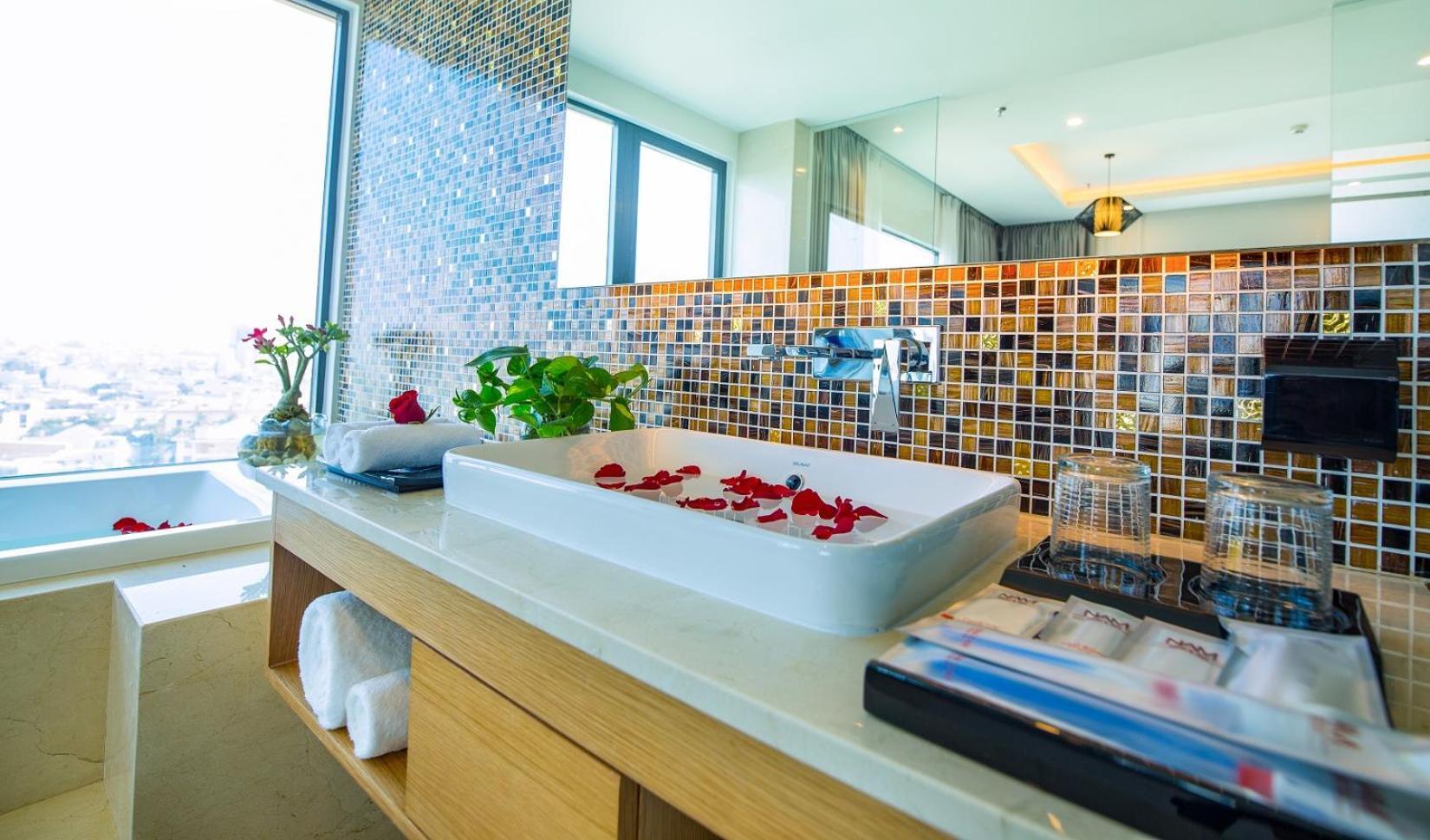 Nam Hotel & Residences Đà Nẵng Extérieur photo